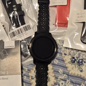 Garmin Black VivoActive 3 Smartwatch With Extra Bands